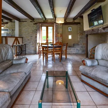 Loetitia A La Campagne 21 Peoples , 9 Rooms, Pool بيت للعطل Bétaille