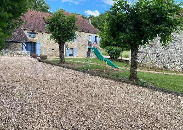 Loetitia A La Campagne 21 Peoples , 9 Rooms, Pool