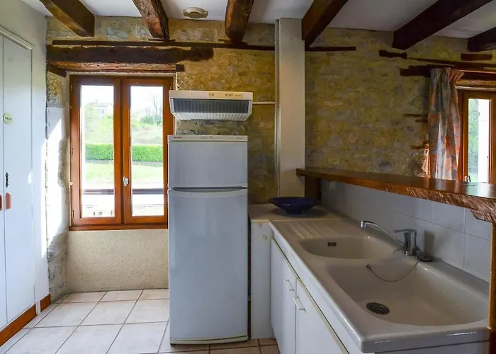 Loetitia A La Campagne 21 Peoples , 9 Rooms, Pool