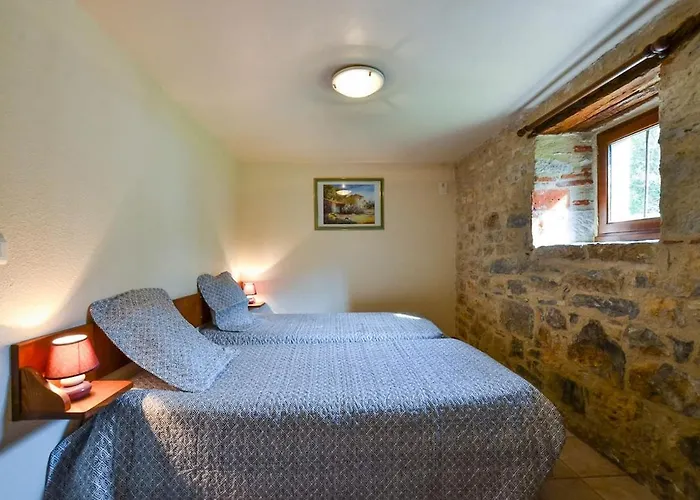 Loetitia A La Campagne 21 Peoples , 9 Rooms, Pool Bétaille