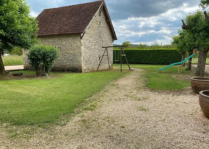 Loetitia A La Campagne 21 Peoples , 9 Rooms, Pool Bétaille